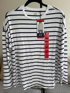 NWT GAP Women’s Drop Shoulder Long Sleeve Top (Navy Stripes) Size Medium